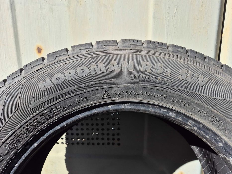 Продам шины зимние Nokian Nordman RS2 SUV 225/65 R17 б/у 4шт.