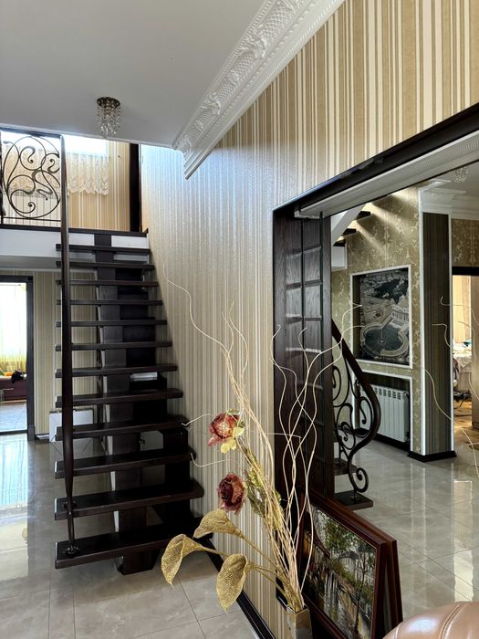 Пропонується в оренду будинок з виходом на воду