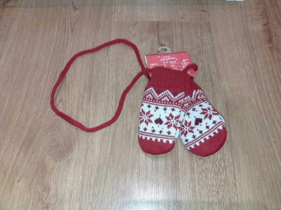 Nowe rękawiczki niemowlęce