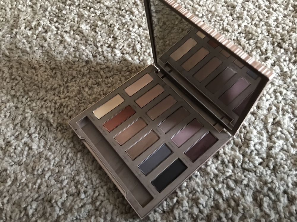 Urban Decay Ultimate Basics cienie do powiek paleta cieni mac nars