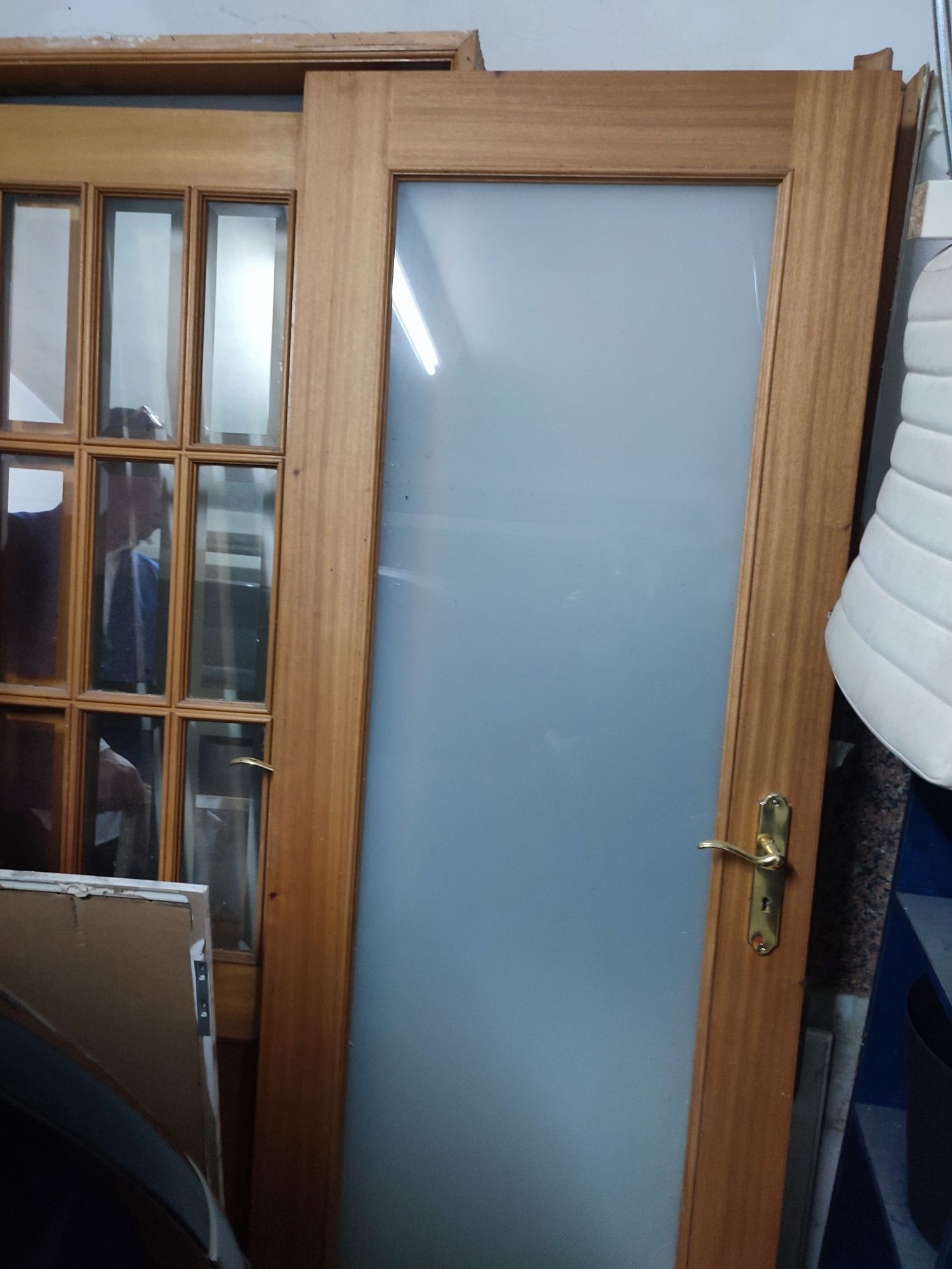 Vendo portas de vidro espelhado e vidro fosco,