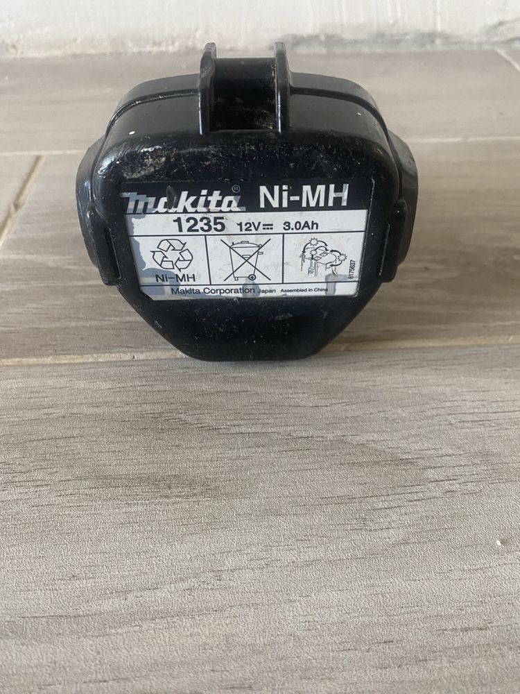 Аккумулятор makita 123