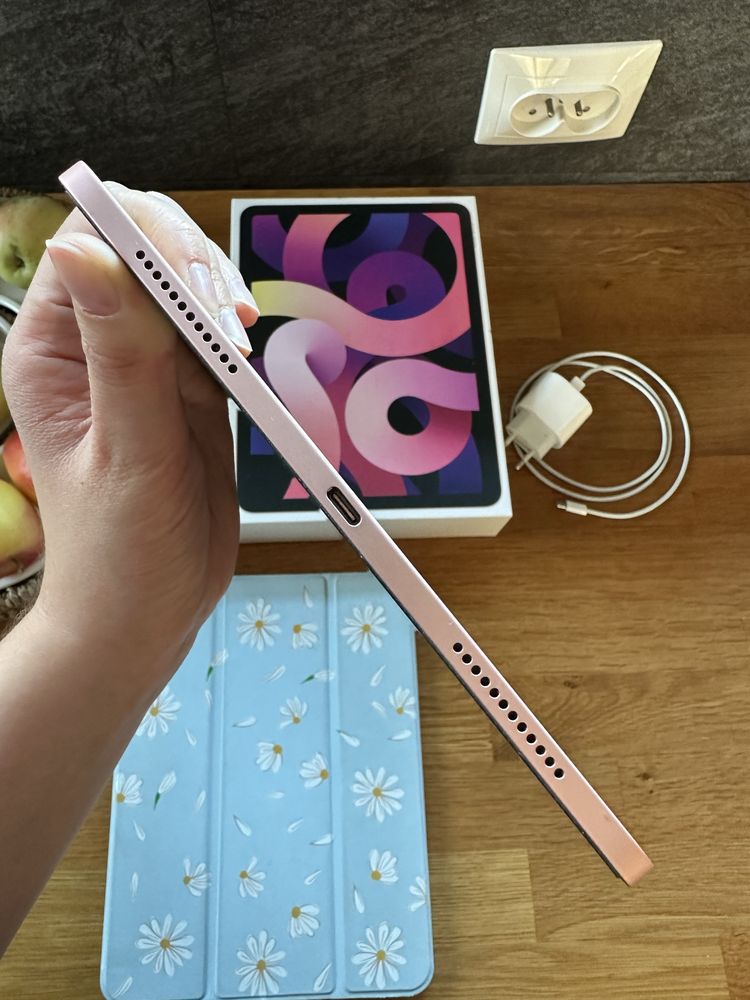 Różowy iPad Air 10.9 64Gb plus dodatki stan idealny