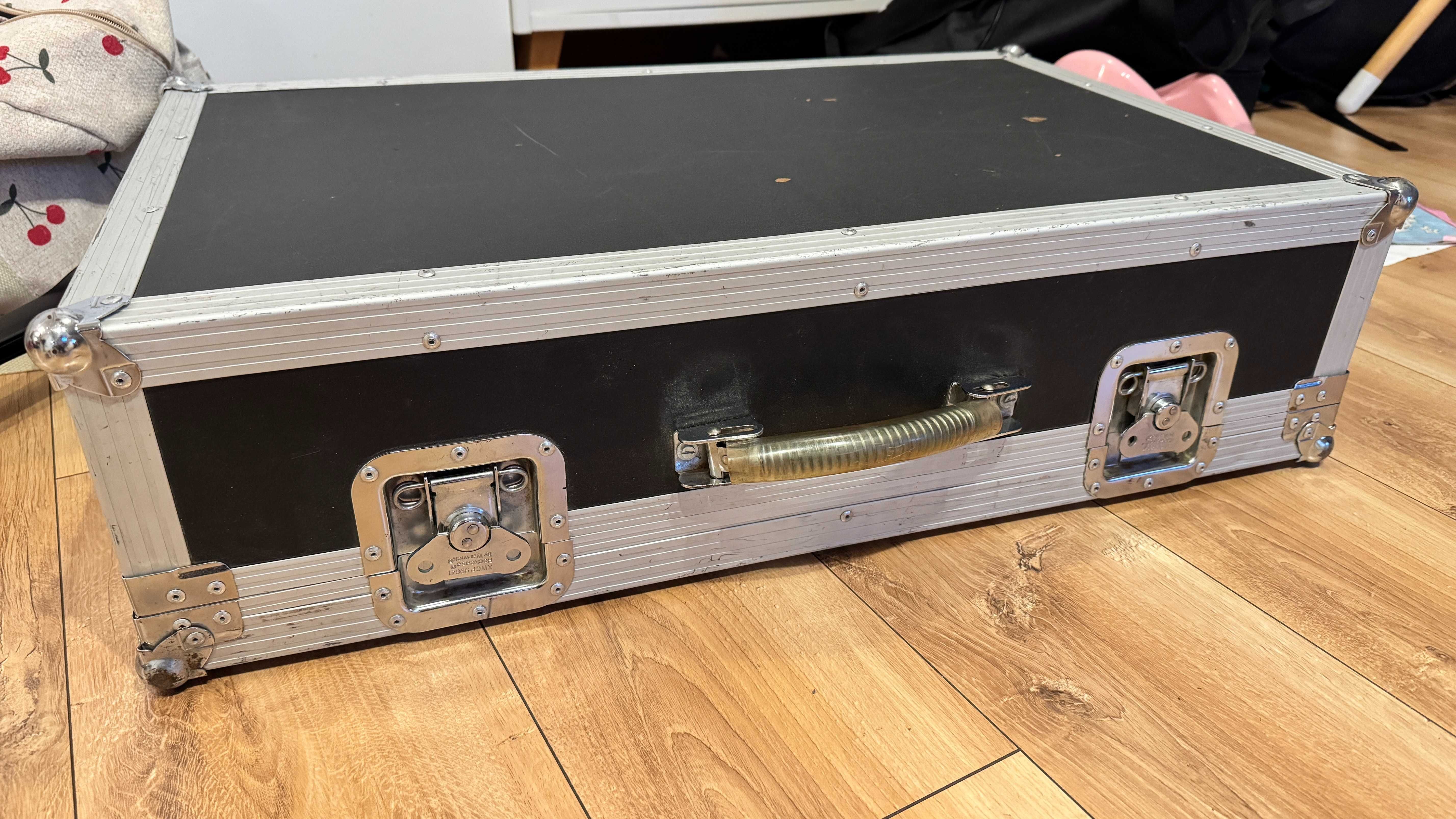 Warwick RC23120B - pancerny case