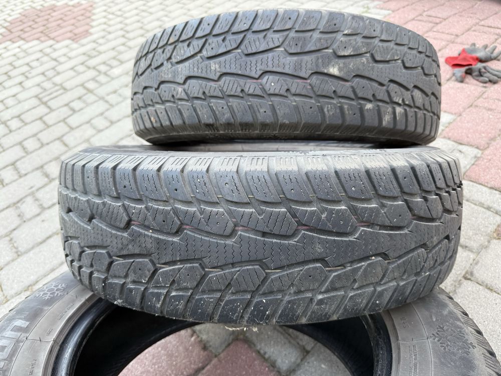 Opony zimowe SUV 215/70R16