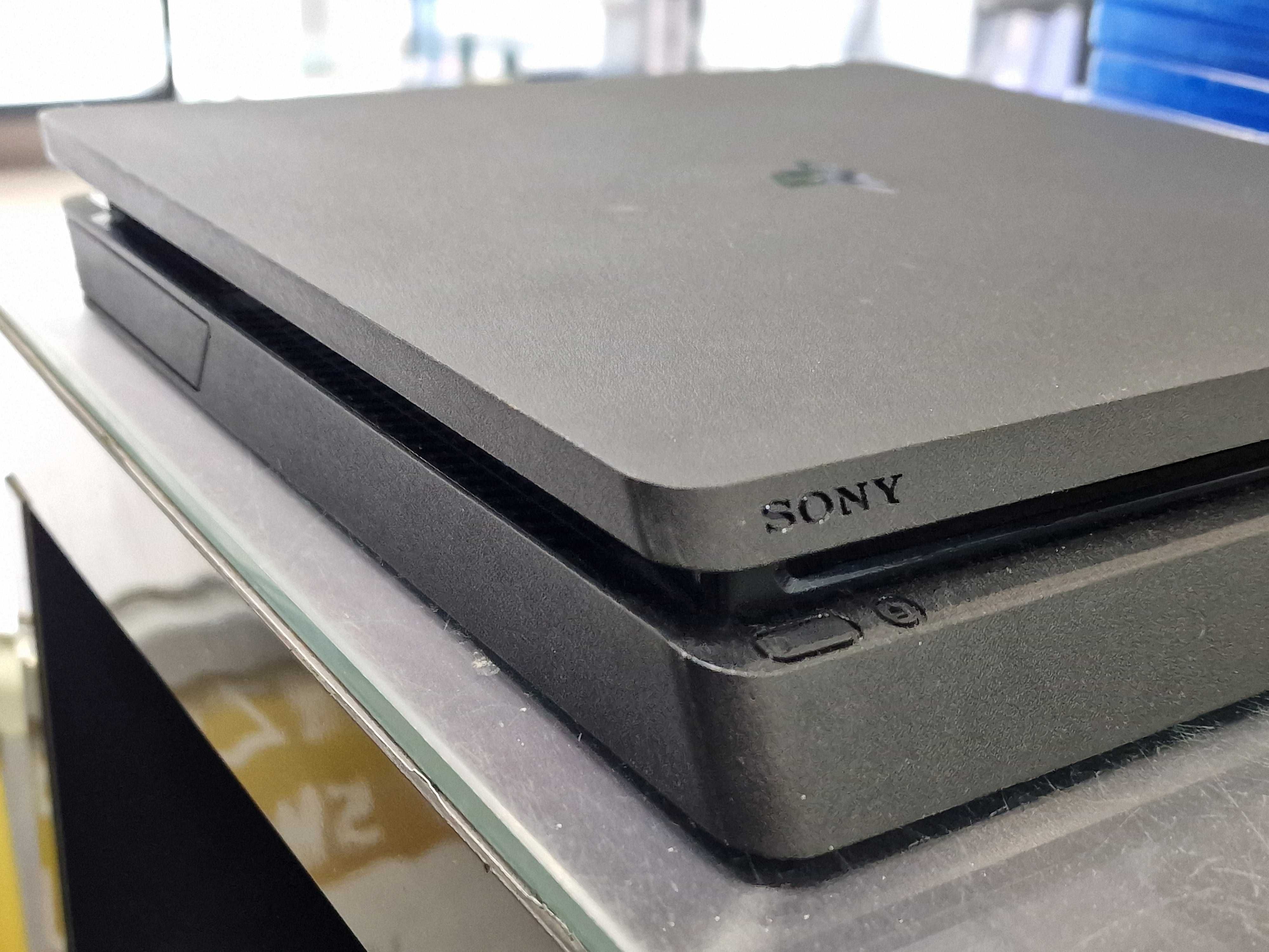 Playstation 4 Slim 1TB CUH-2116B/ 2x move kontroler/ 5 gier/ Grade A-