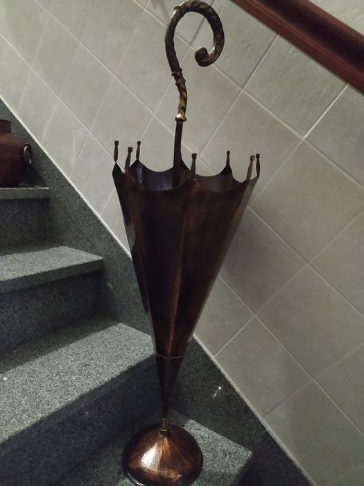 Artigos decorativos em latão