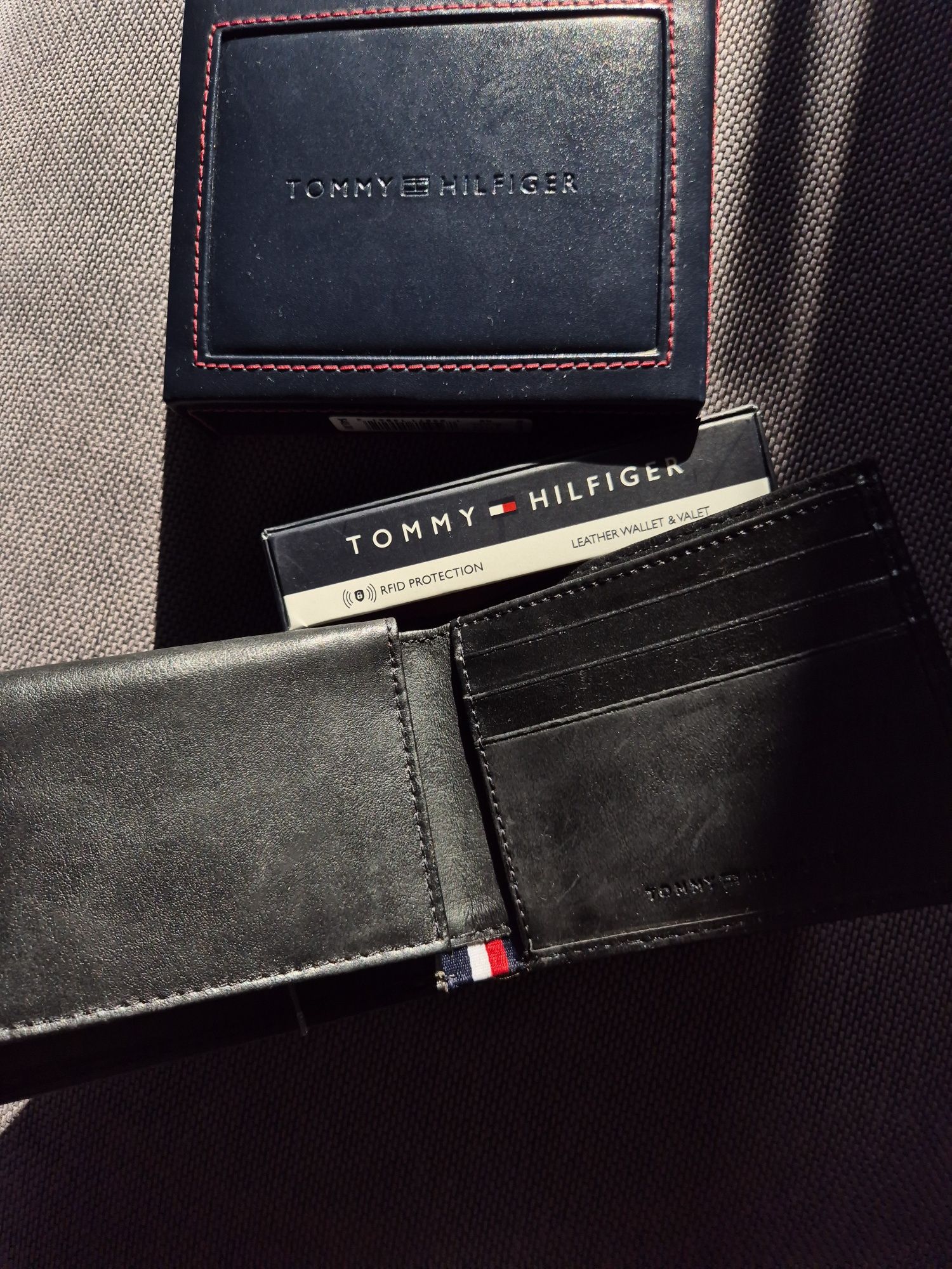 Tommy Hilfiger stylowy portfel męski