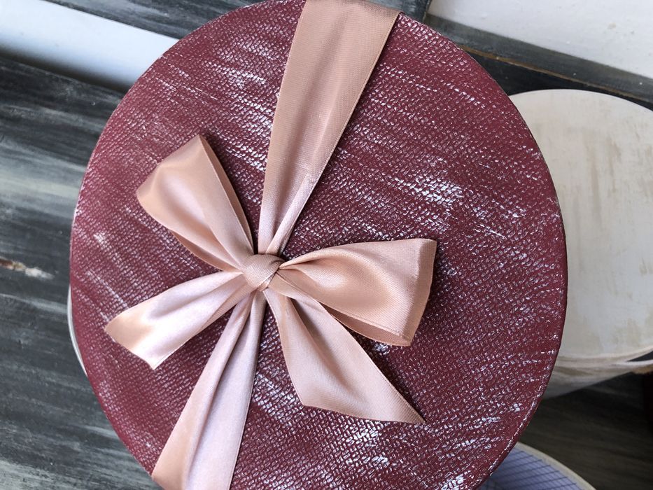 Подарункова коробка кругла, коробка шляпна