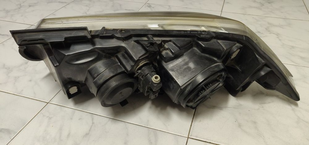 Farol dir. Renault Megane II olho de boi