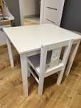 IKEA KRITTER – biały zestaw stolik + krzesełko z motywem zwierzątek