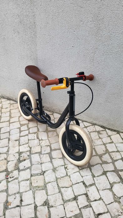 Bicicleta sem pedais para criança (1 a 4 anos)