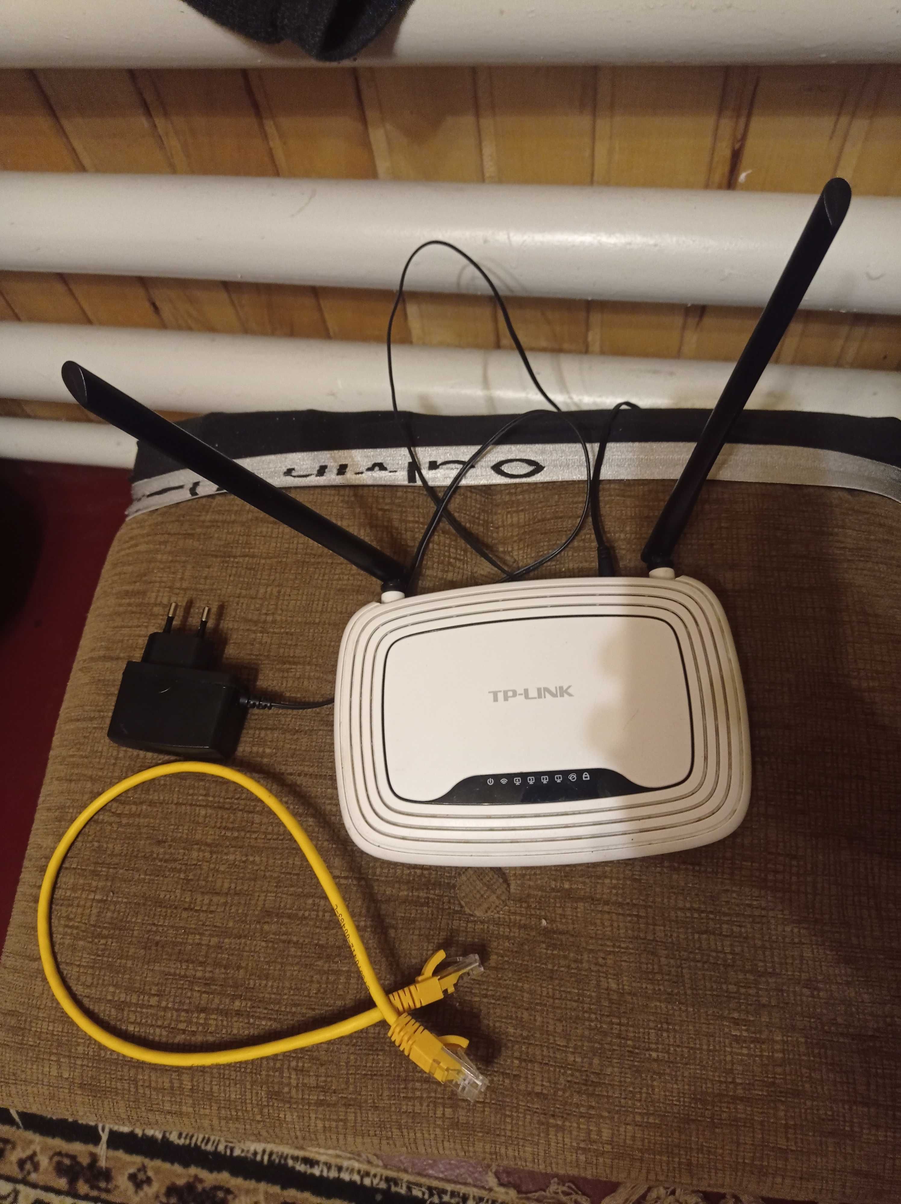 Роутер Tp- link 841N Wi-fi на 2 антени