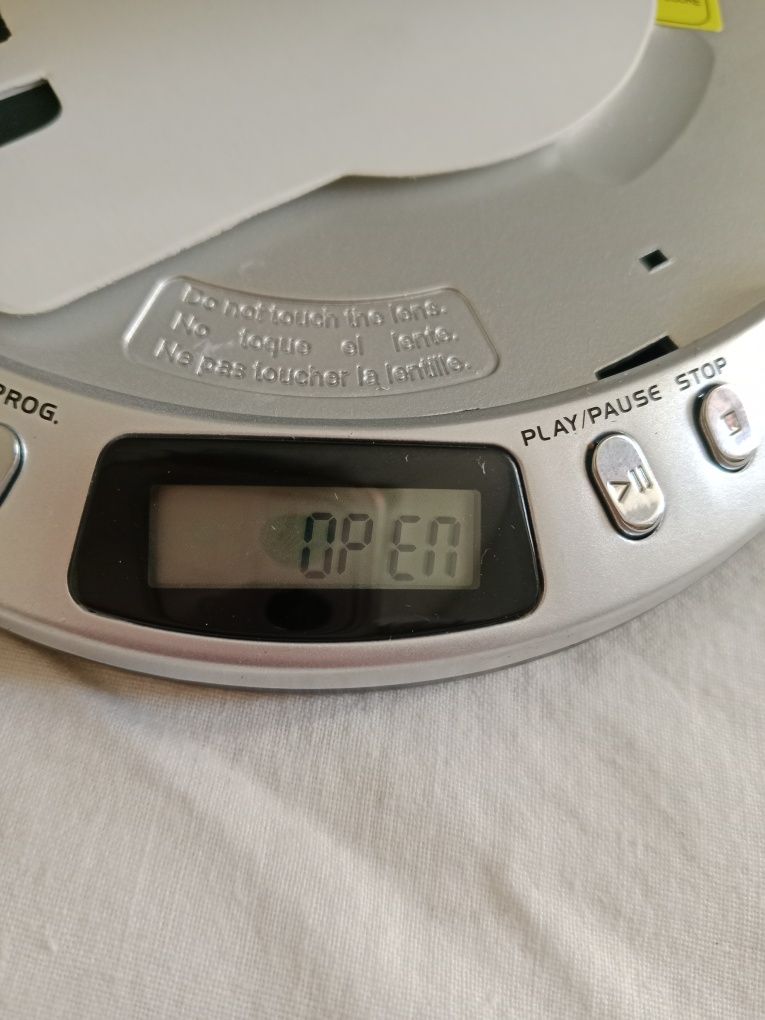 Durabrand CD player com auriculares incluídos