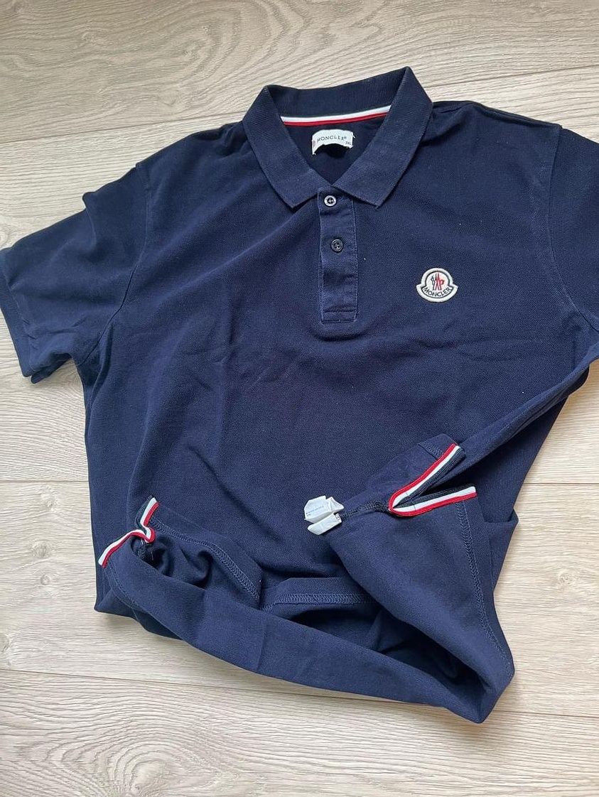 MONCLER POLO.синього кольору