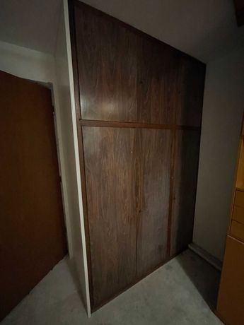 Szafa narożna trzy drzwiowa wys. 220 szer.141 gł. 65 cm