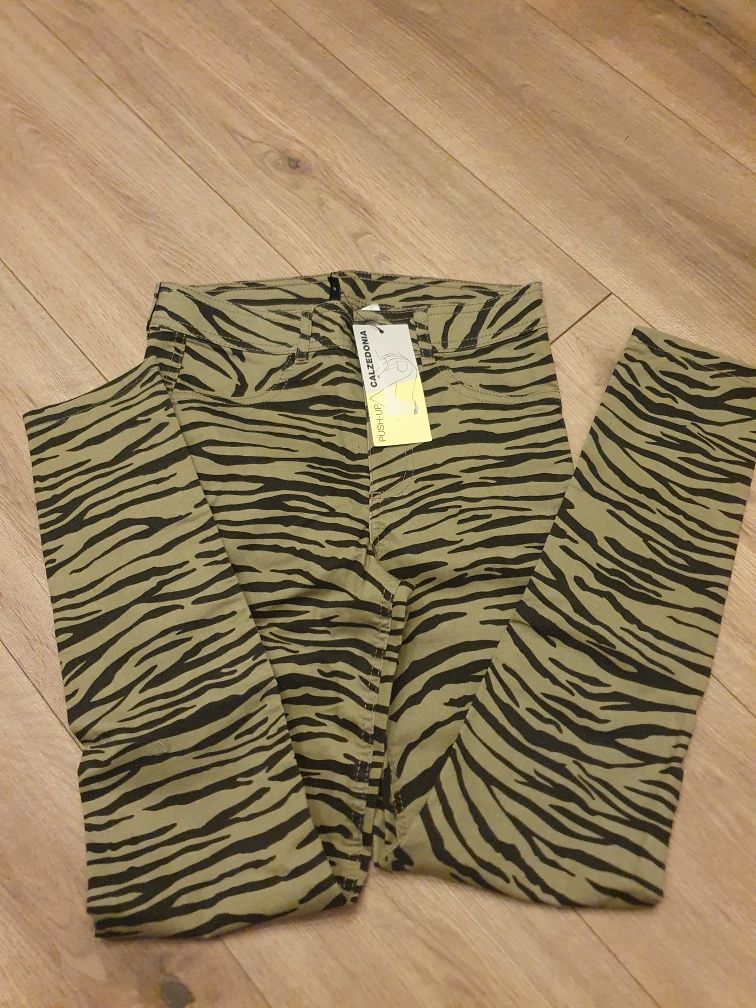 Piękne nowe spodnie marki Calzedonia Push Up rozmiar S