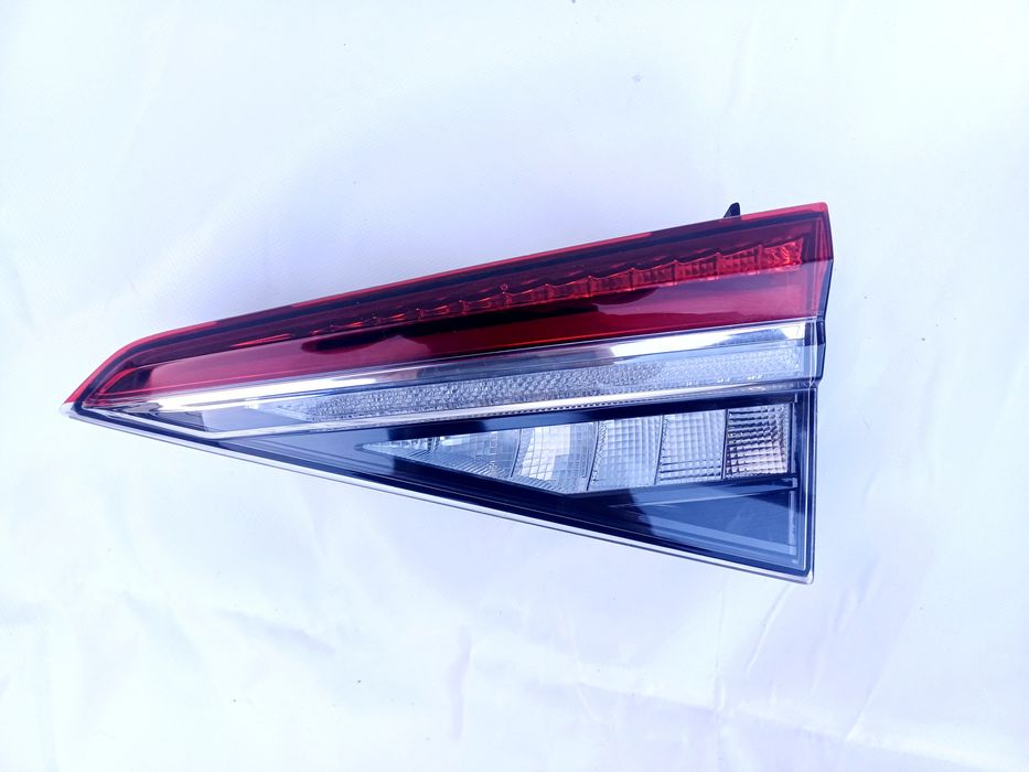 SKODA KODIAQ 575 LIFT - Lampa tylna prawa w klape 100% SPRAWNA