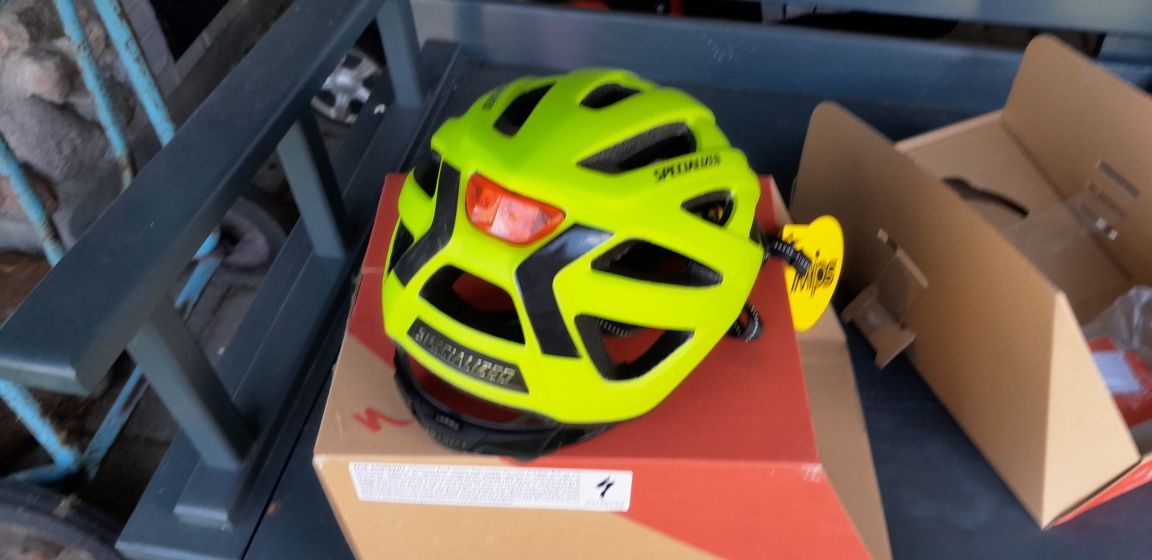 Kask rowerowy Specialized controled