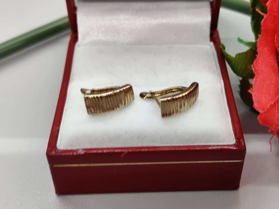 Złote kolczyki z Angielskim zapięciem 333/0,89