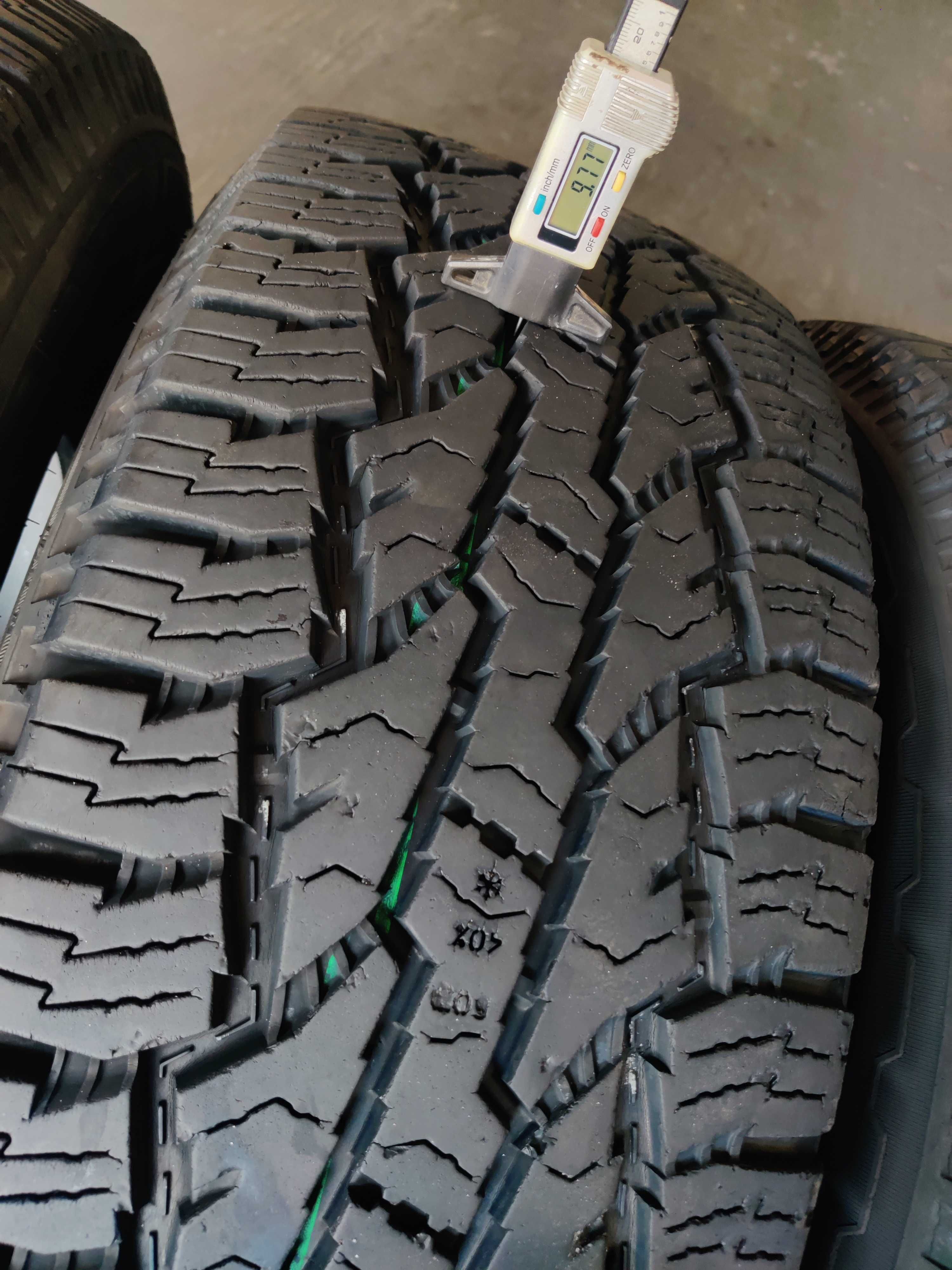 R17 315 70 Nokian Rotiiva AT Plus всесезонні шини