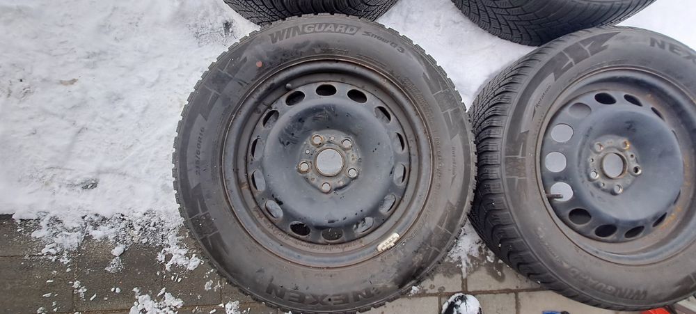 Felgi stalowe 16 5x112 z oponami Nexen 215/60r16