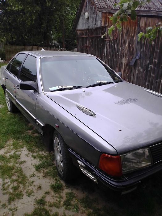 Авто ауді 1986р.