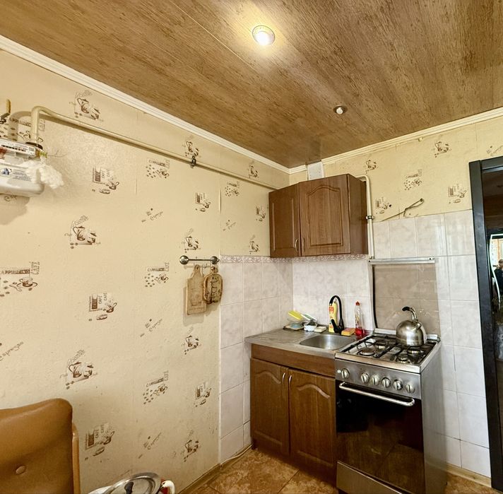 Продам 2-х кімнатну квартиру в центрі