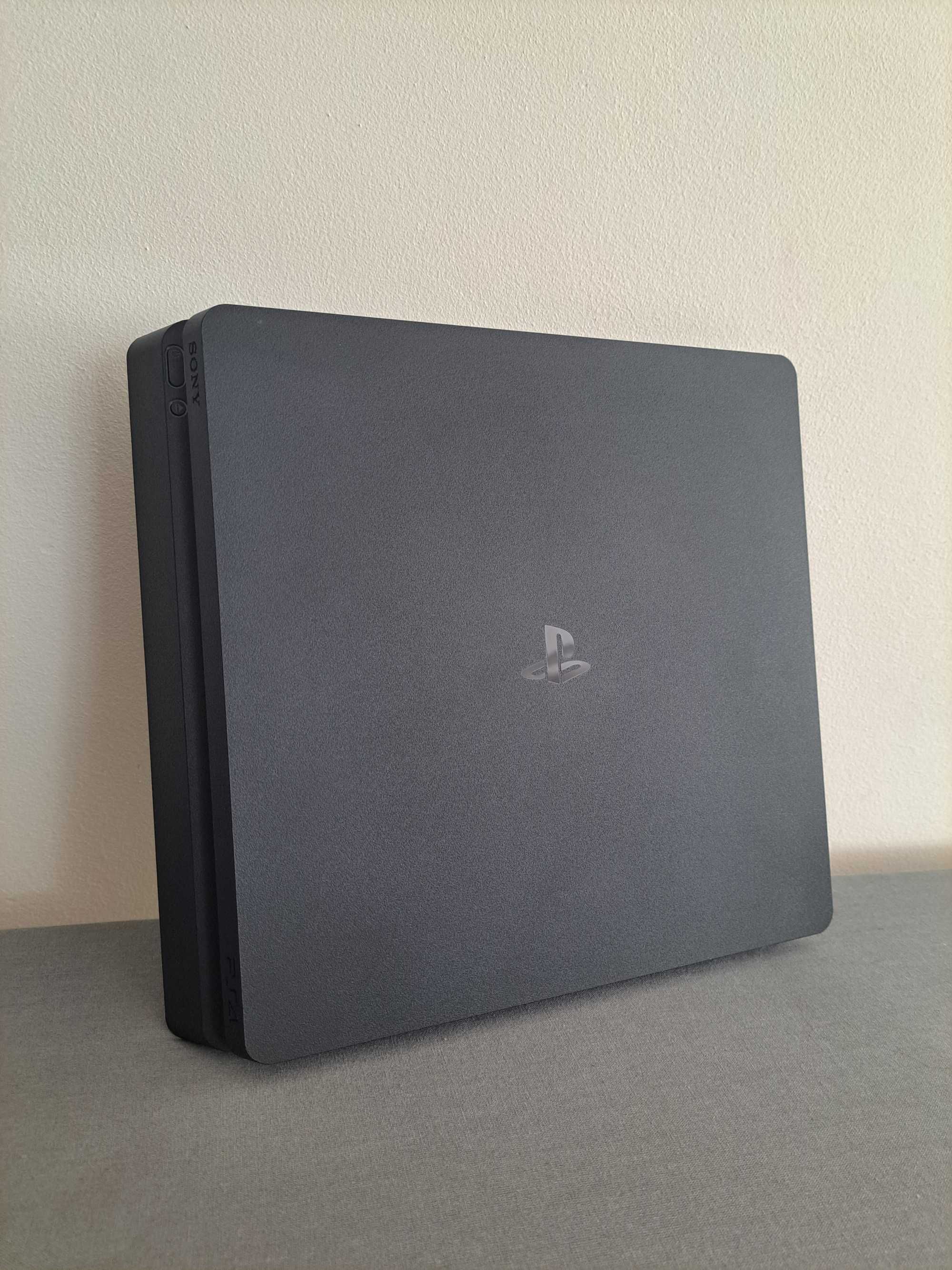 Konsola do gier Sony PlayStation 4 PS4 2 pady kontrolery 10 gier gry
