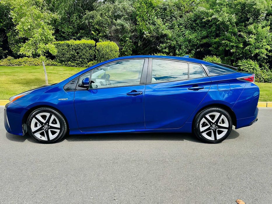 Toyota Prius      2016