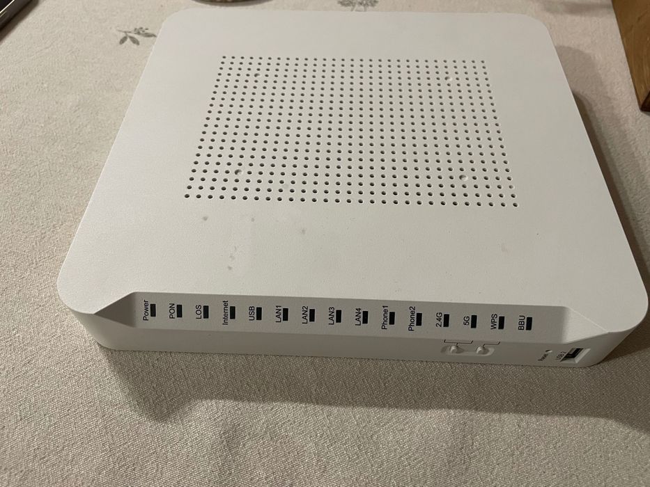Router ZTE ZXHN F680 GPON ONT – w pełni sprawny, z zasilaczem