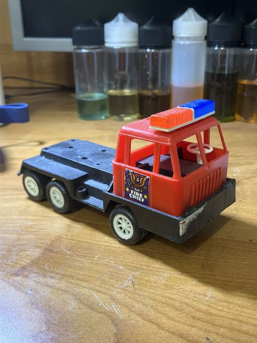 Samochdzik zabawka:wóz strażacki,stan bardzo dobry