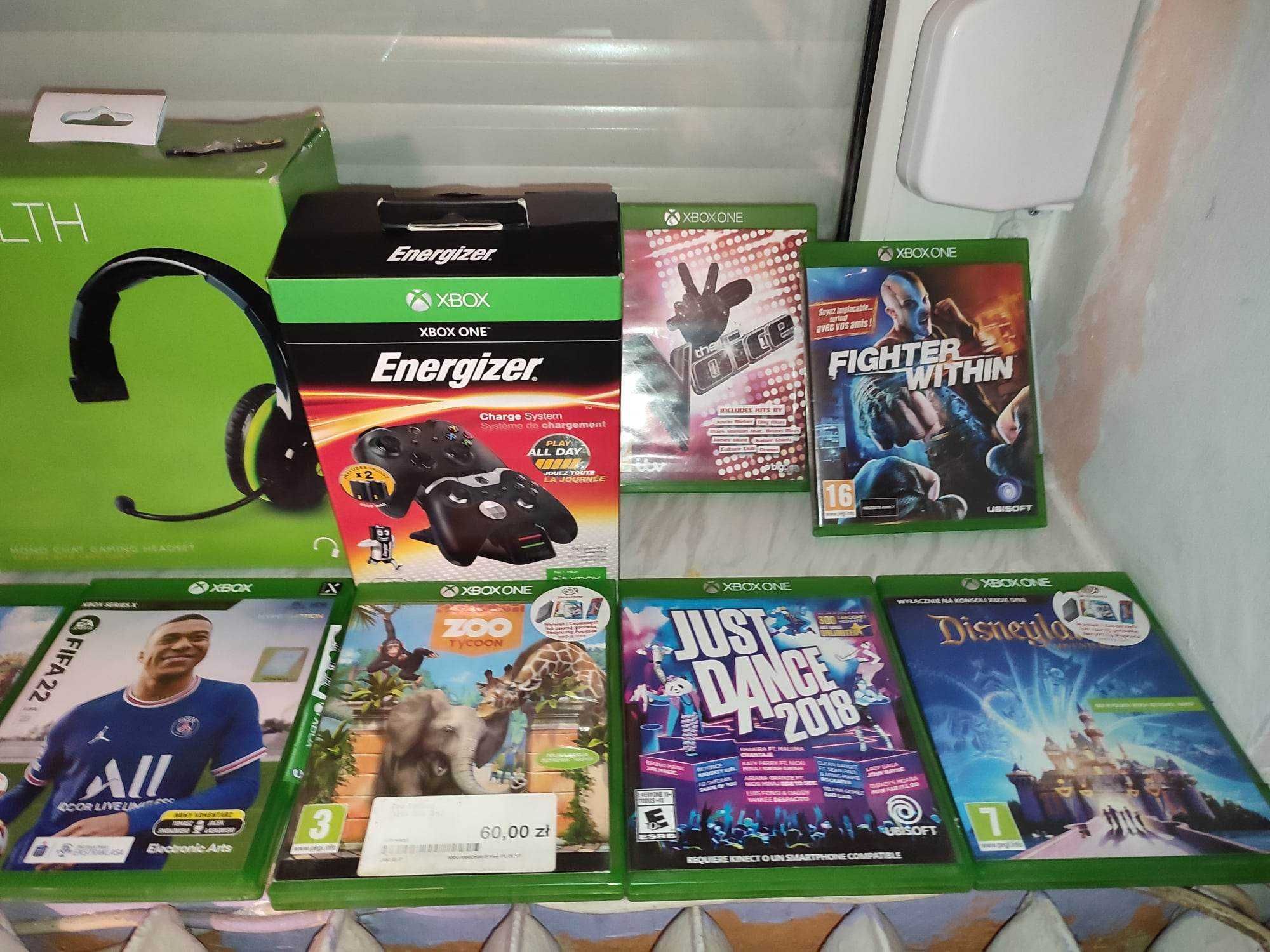 Pad z kinectem i akcesoriami do xbox one, xbox one s i xbox one x