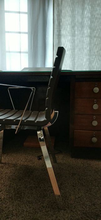 Cadeira de escritório fabricada em Portugal