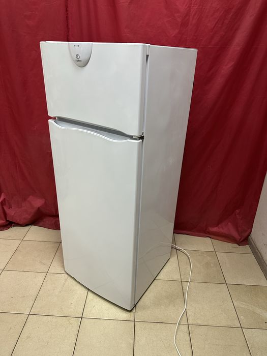 Хололильник Indesit 140/54/60