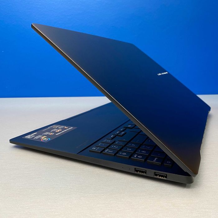 ASUS VivoBook S 15 OLED - 15.6" 2.8K (Ryzen AI 9 365/32GB/1TB SSD)