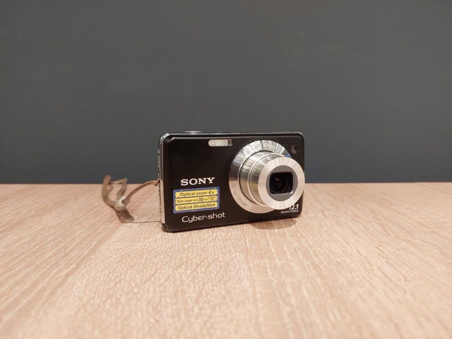 Sony Cyber-shot DSC-W220 цифровий фотоапарат
