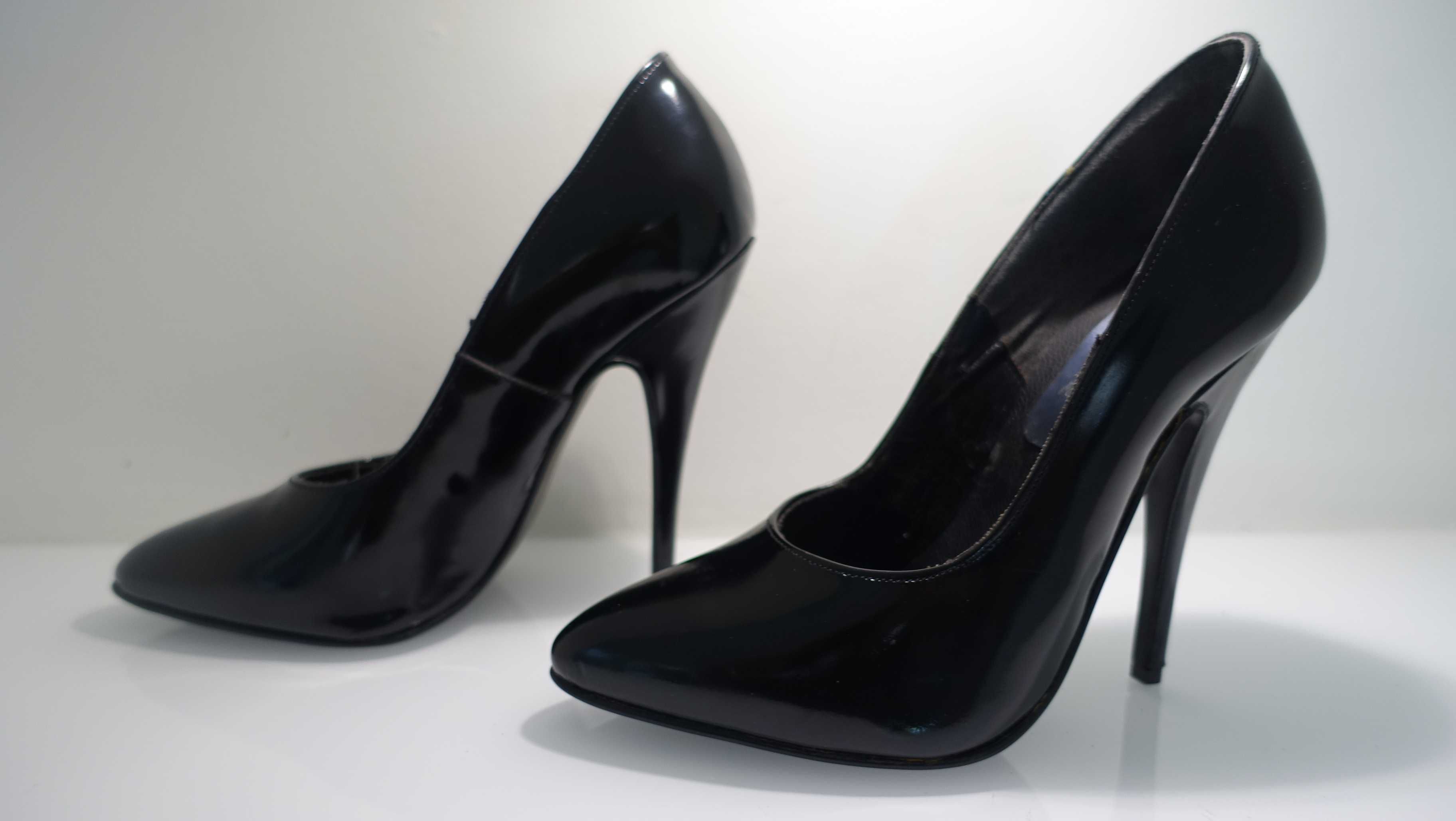 Sexi czarne lakierowane szpilki High Fasion , rozmiar 36 obcas 13cm