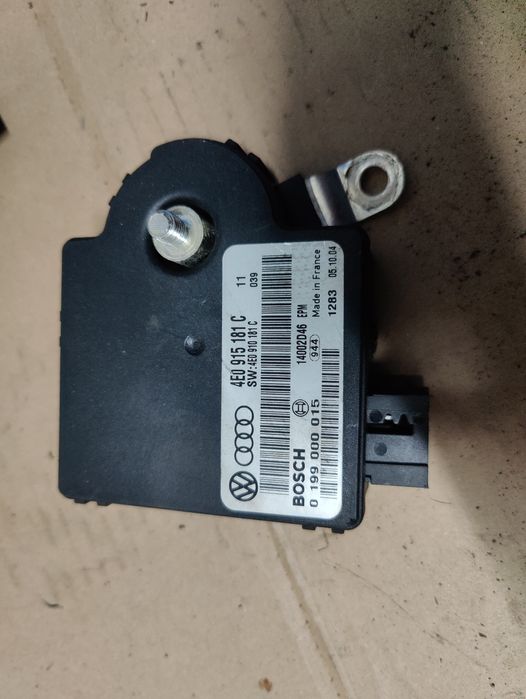 Audi A8 D3 moduł sterownik akumulatora