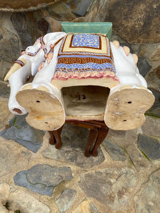Banco Jardim Elefante Cerâmica Séc XIX Assinado 54 cm