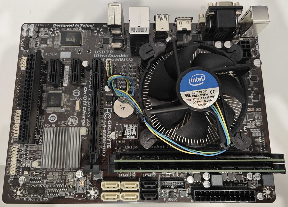 Gigabyte GA-B85M-HD3 + 16GB RAM DDR3 + Pentium G3420 dla entuzjastów