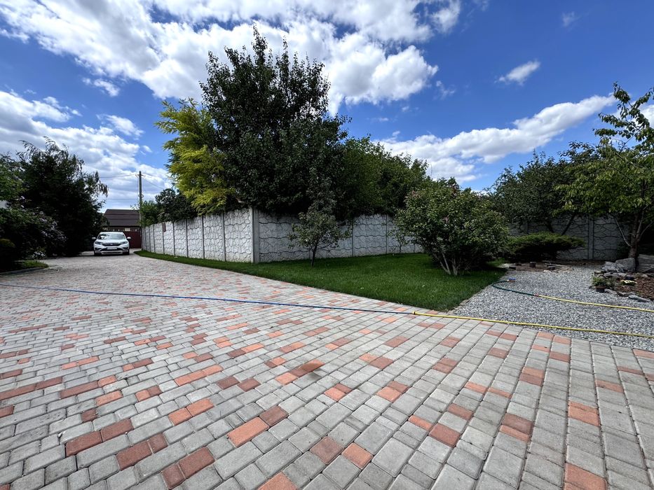 Продам 2-этажный дом в Подгородном, улица Низовая