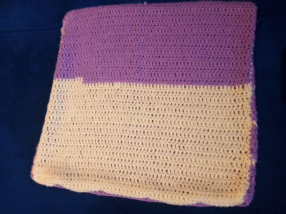 Poszewka z włóczki 37cm/37cm robiona na  drutach z bawełny