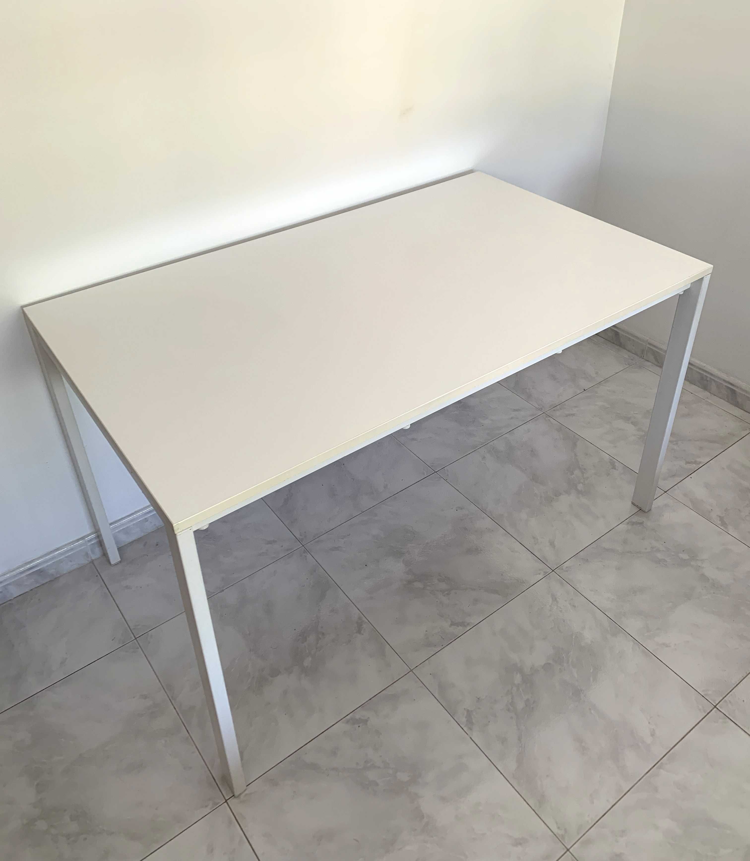 Mesa Ikea em perfeito estado
