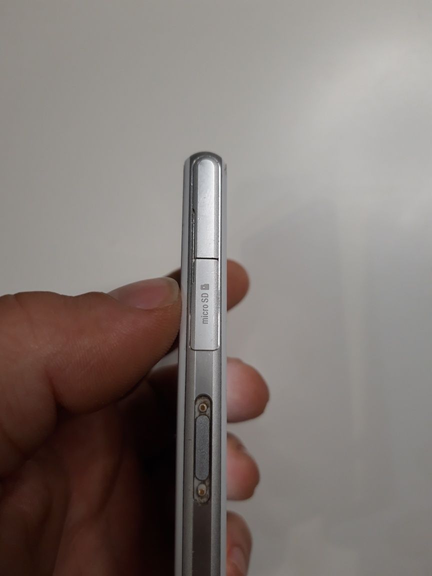 Захищений телефон Sony Xperia Z1 з коробкою C6902 White Сони компакт