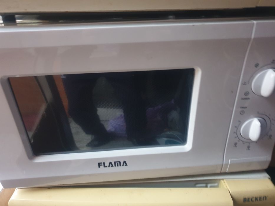 Microondas praticamente novo