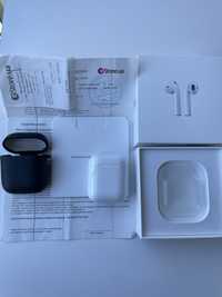 AirPods 2 в зарядному футлярі