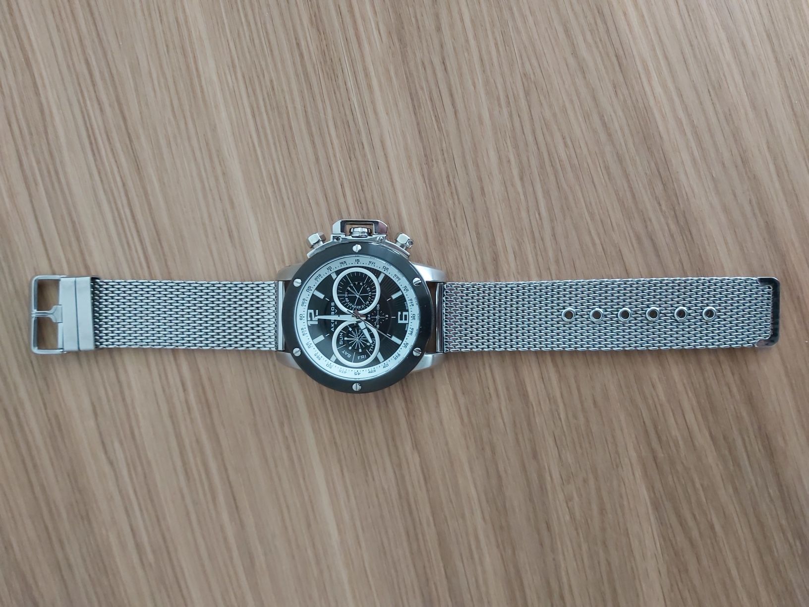 Akribos XXIV analog watch