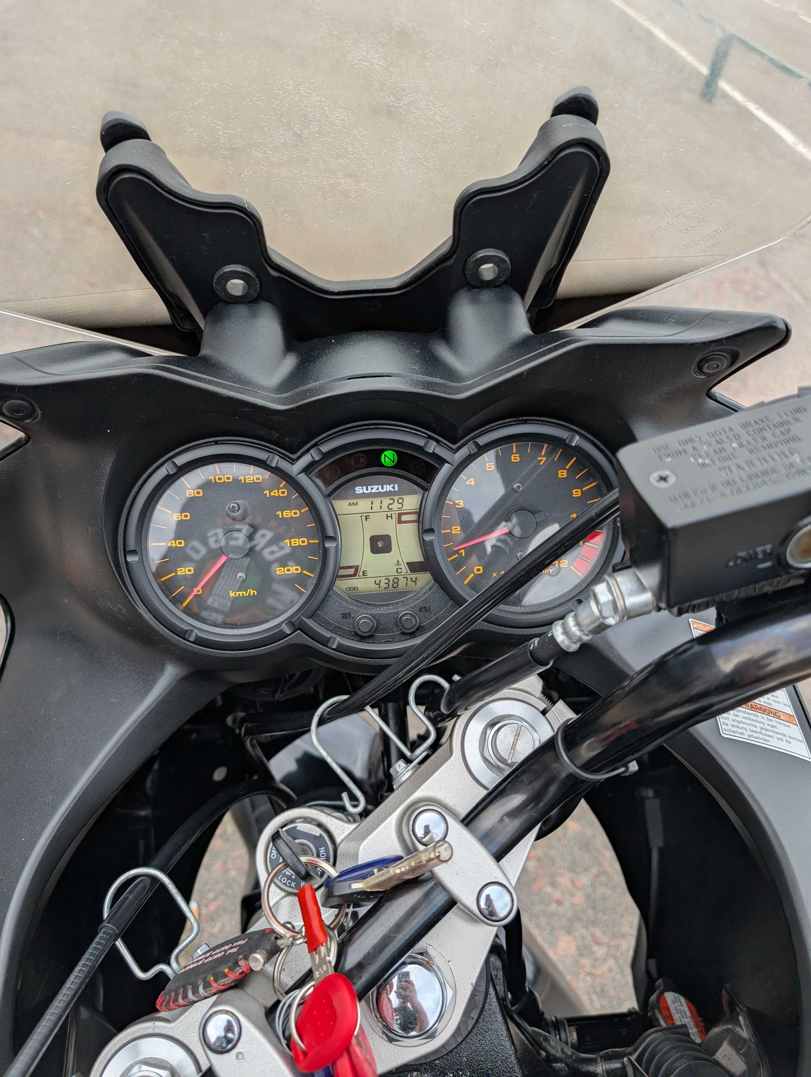 Мотоцикл Suzuki DL650V V-Strom MoToBaZa
