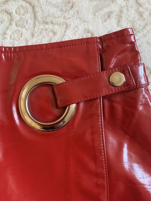 Спідничка лакова Stradivarius EUR 34 XS